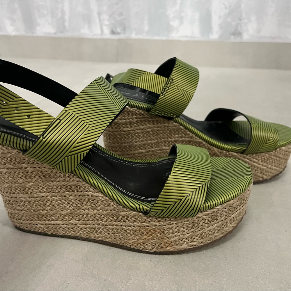 Elegant Green Patterned Wedge Sandals